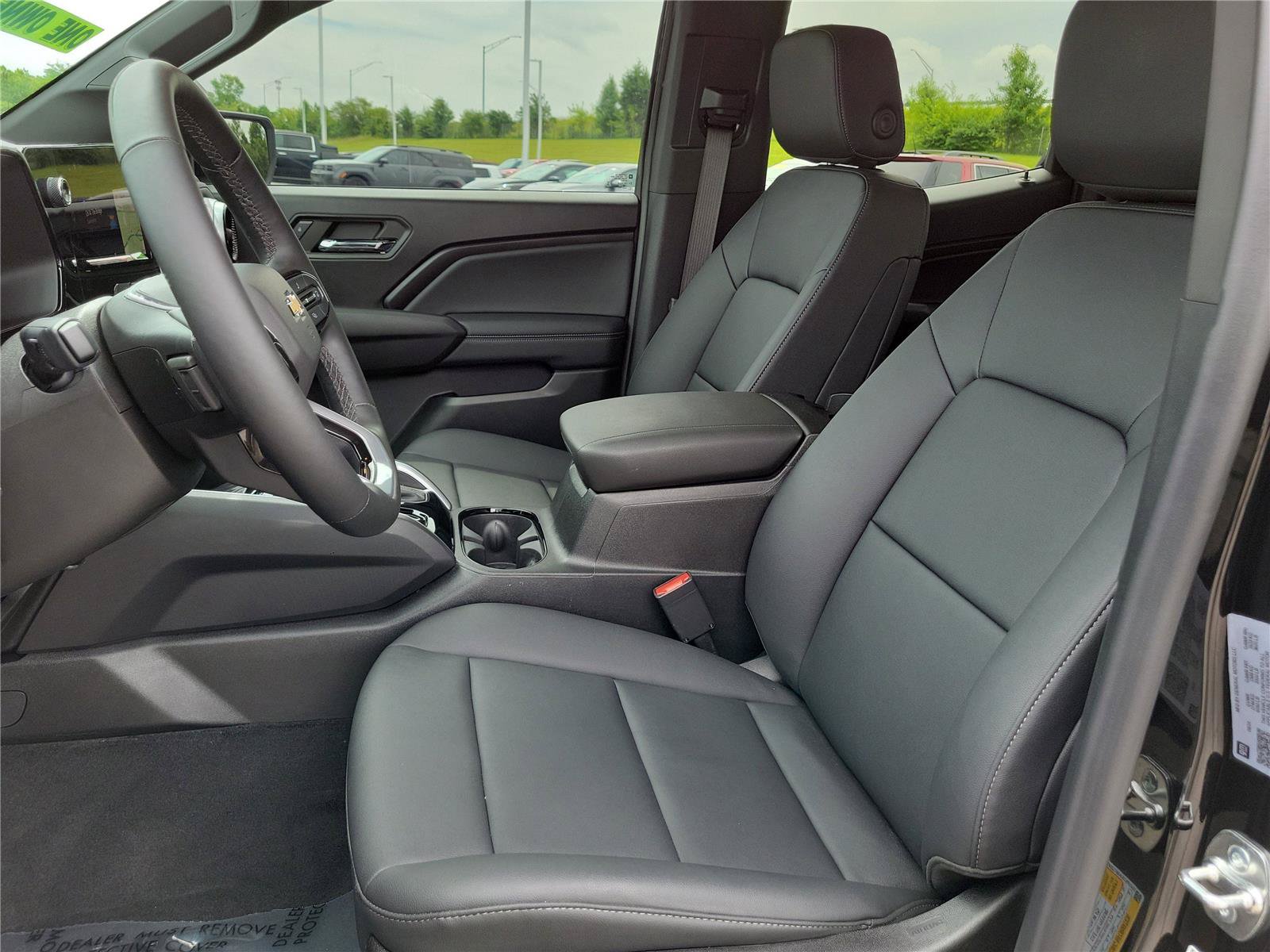 Used 2024 Chevrolet Colorado LT w/ LT Convenience Package III RWD image 17
