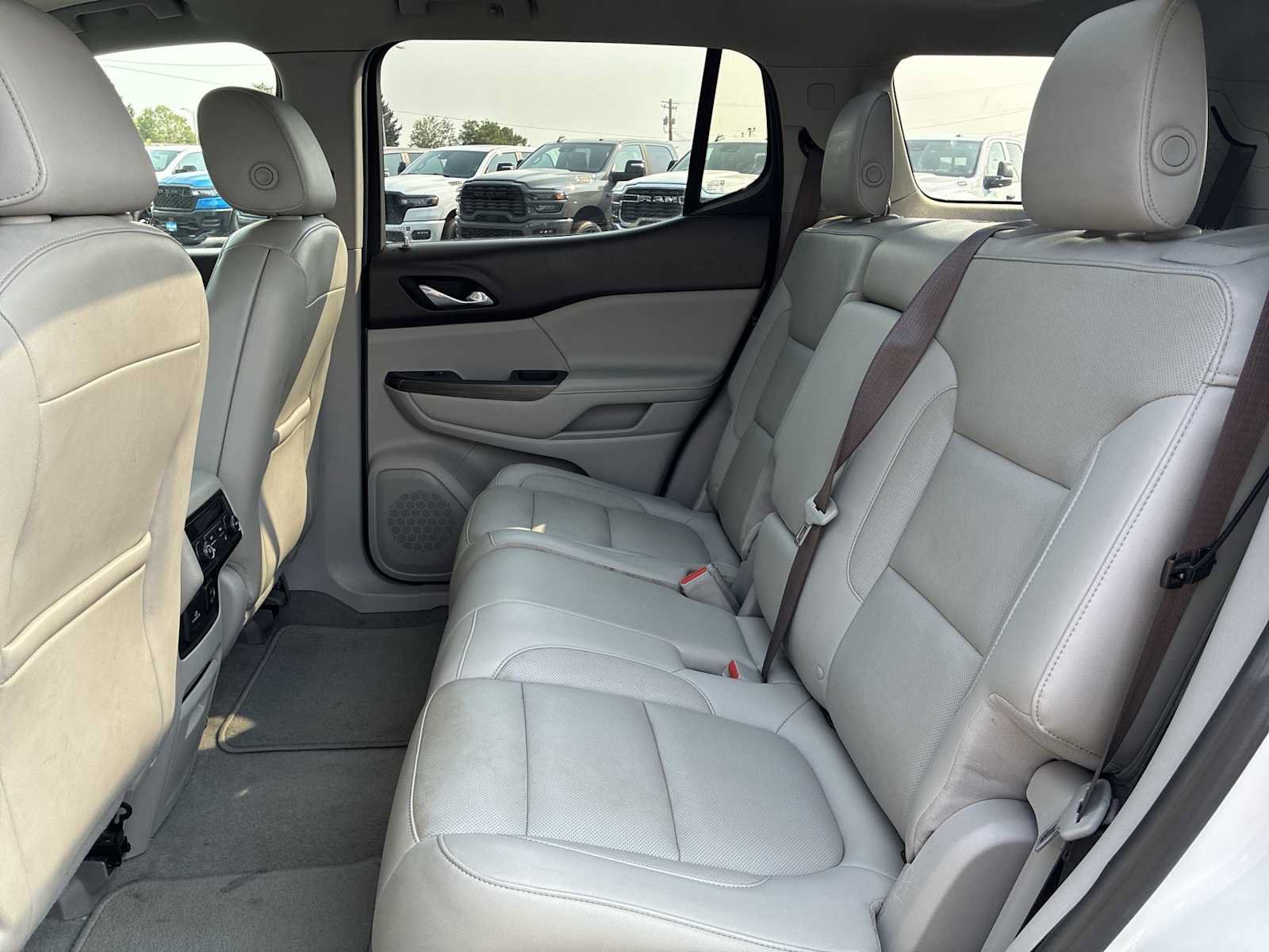 Used 2018 GMC Acadia SLT AWD/4WD image 25