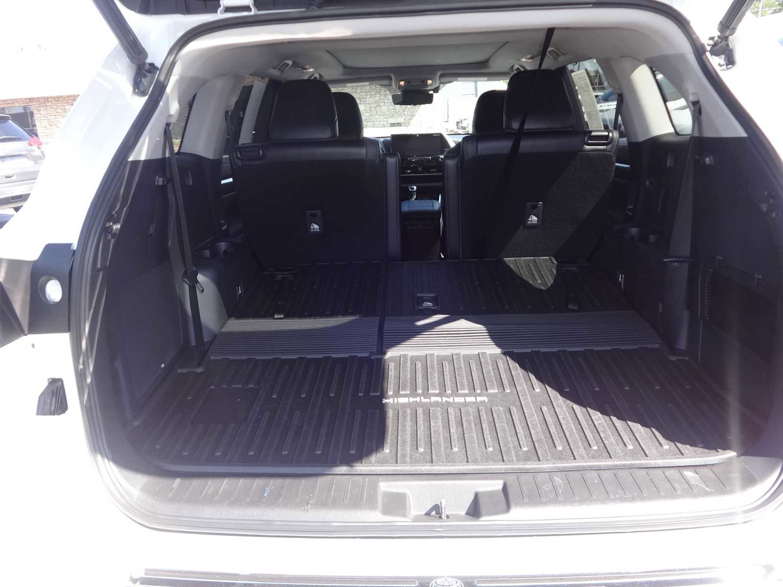 Used 2021 Toyota Highlander Platinum image 7