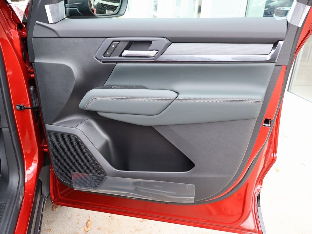 New 2026 GMC Terrain AT4 w/ LPO, Black Badging Package image 34