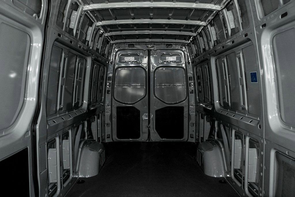 Used 2025 Mercedes-Benz Sprinter 2500 image 22