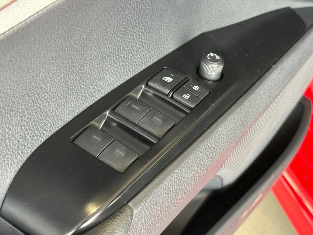 Used 2026 Toyota Camry SE FWD image 17