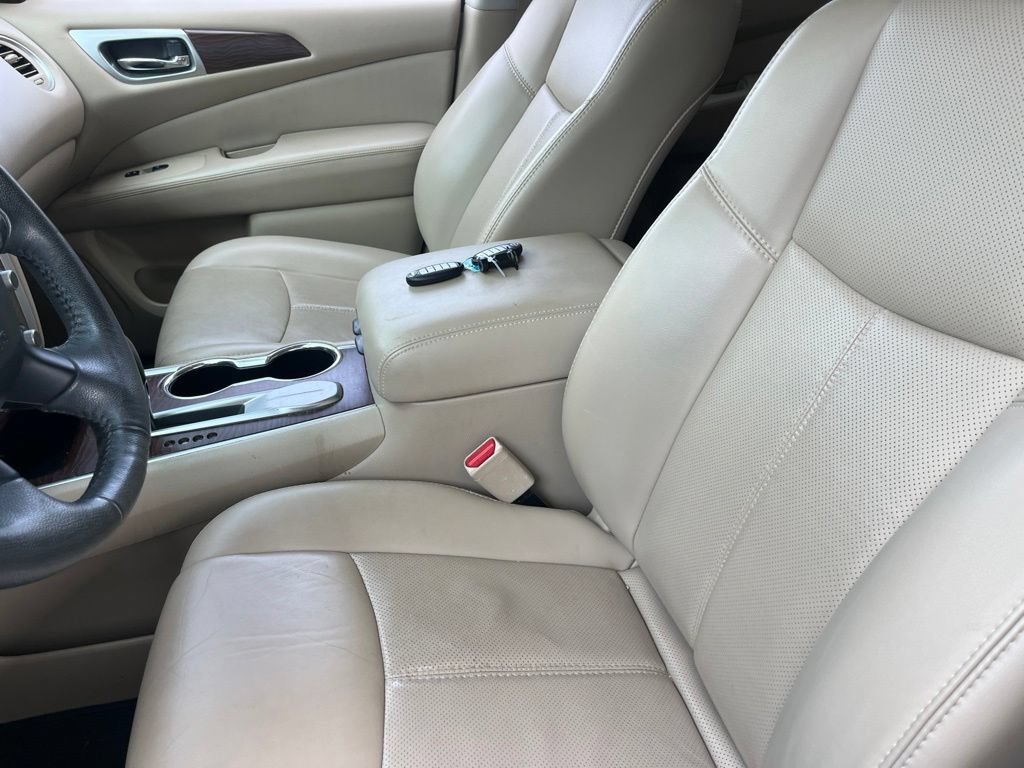 Used 2017 Nissan Pathfinder Platinum FWD image 17