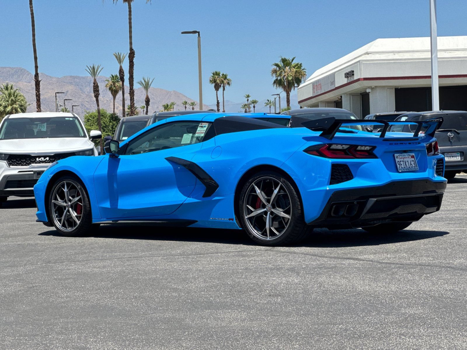 Used 2023 Chevrolet Corvette Stingray Premium Conv w/ Z51 Performance Package RWD image 5