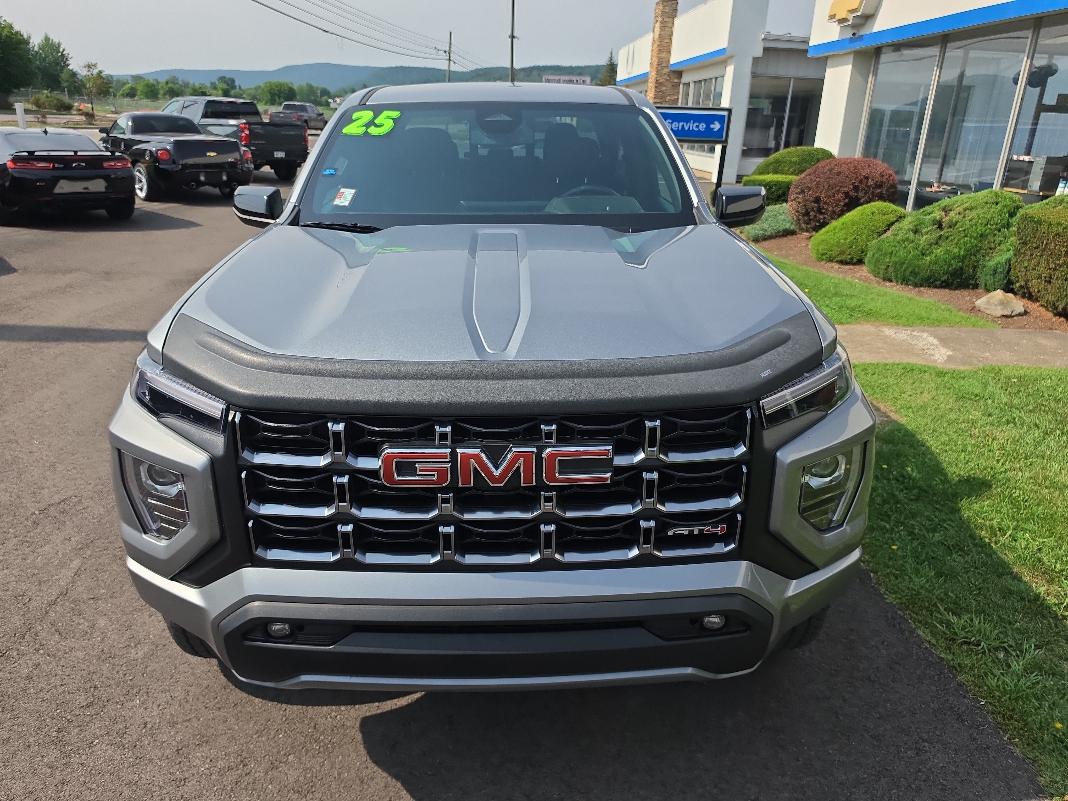Used 2025 GMC Canyon AT4 AWD/4WD image 9