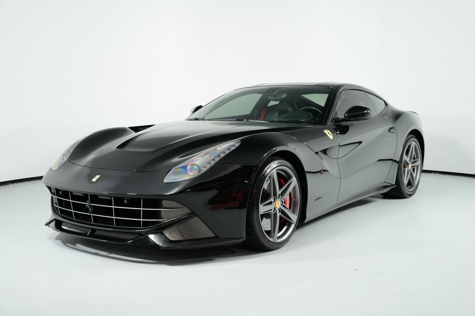 Used 2014 Ferrari F12 Berlinetta RWD image 5
