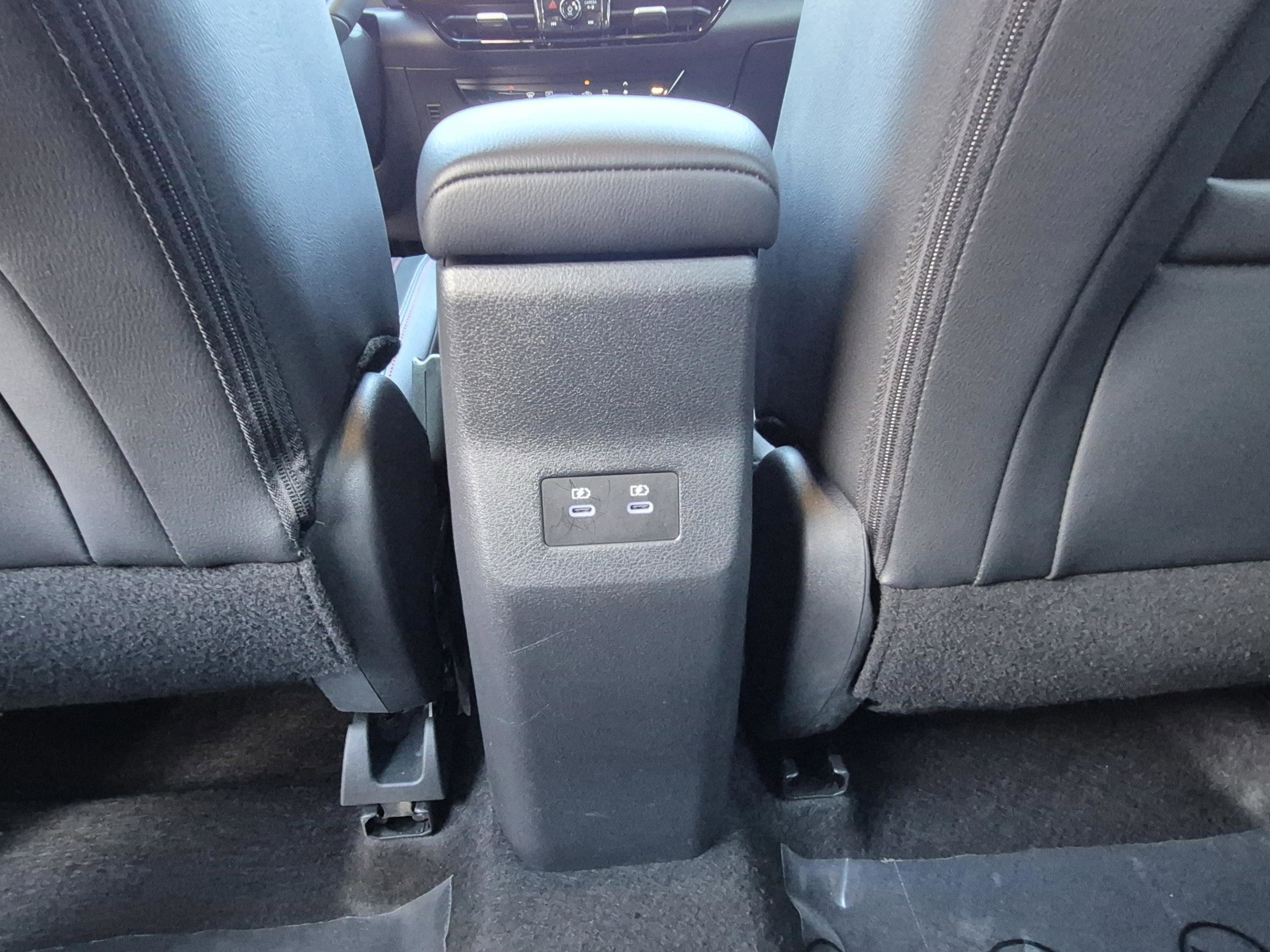 Certified 2025 Nissan Kicks SR FWD image 16