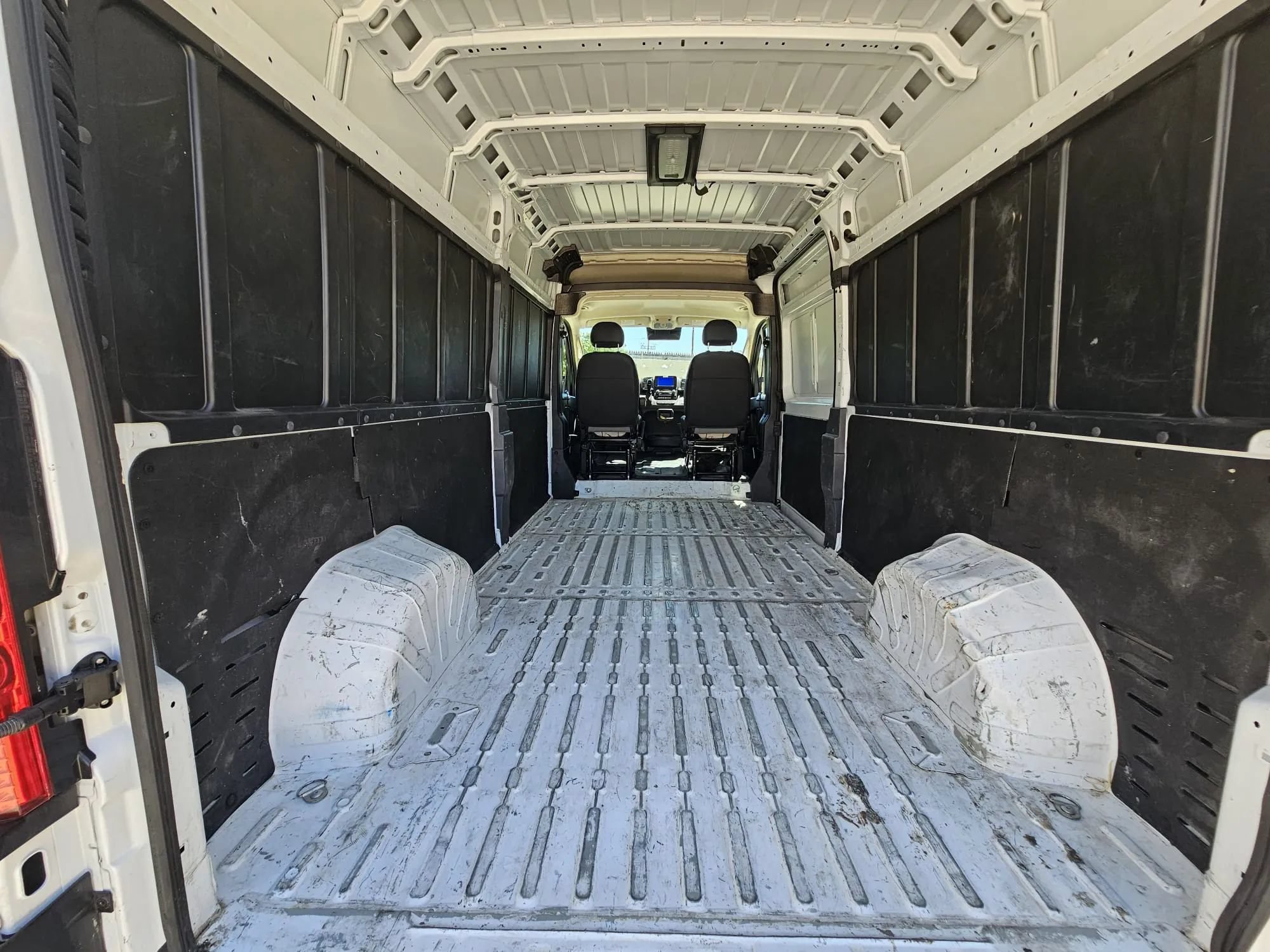 Used 2025 RAM ProMaster 2500 w/ Convenience Group FWD image 11