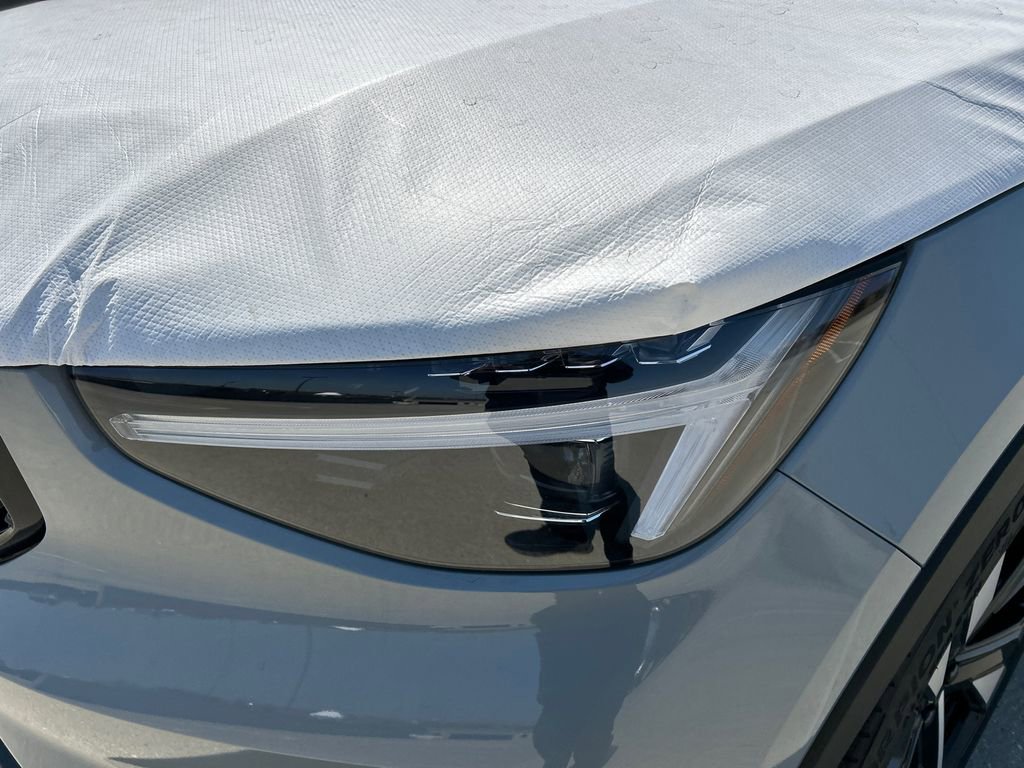 New 2026 Volvo XC40 B5 Ultra w/ Climate Package AWD/4WD image 7