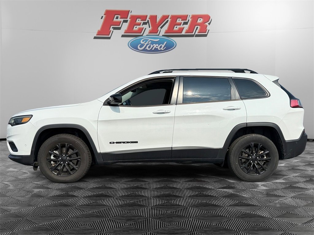Used 2023 Jeep Cherokee Altitude Lux image 2
