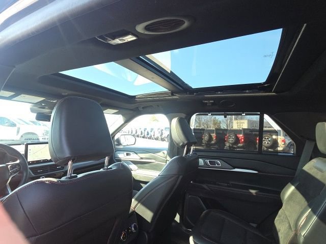 Certified 2025 Ford Explorer ST image 21