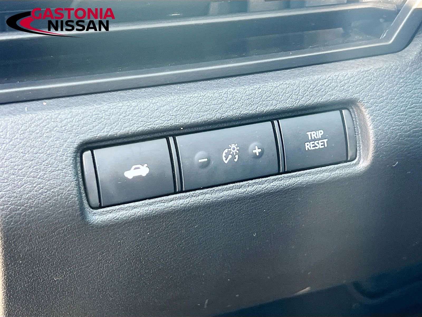 Used 2024 Nissan Altima 2.5 SV image 13