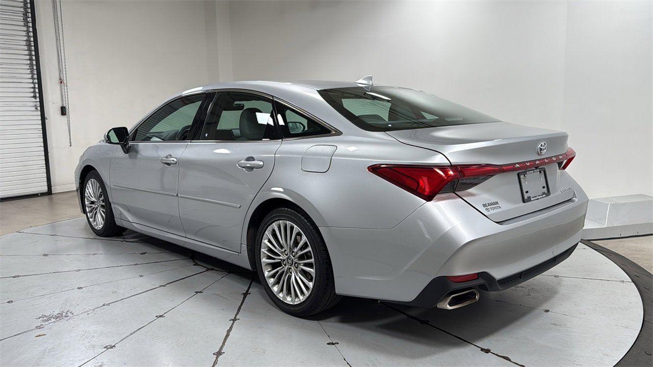 Used 2020 Toyota Avalon Limited image 7