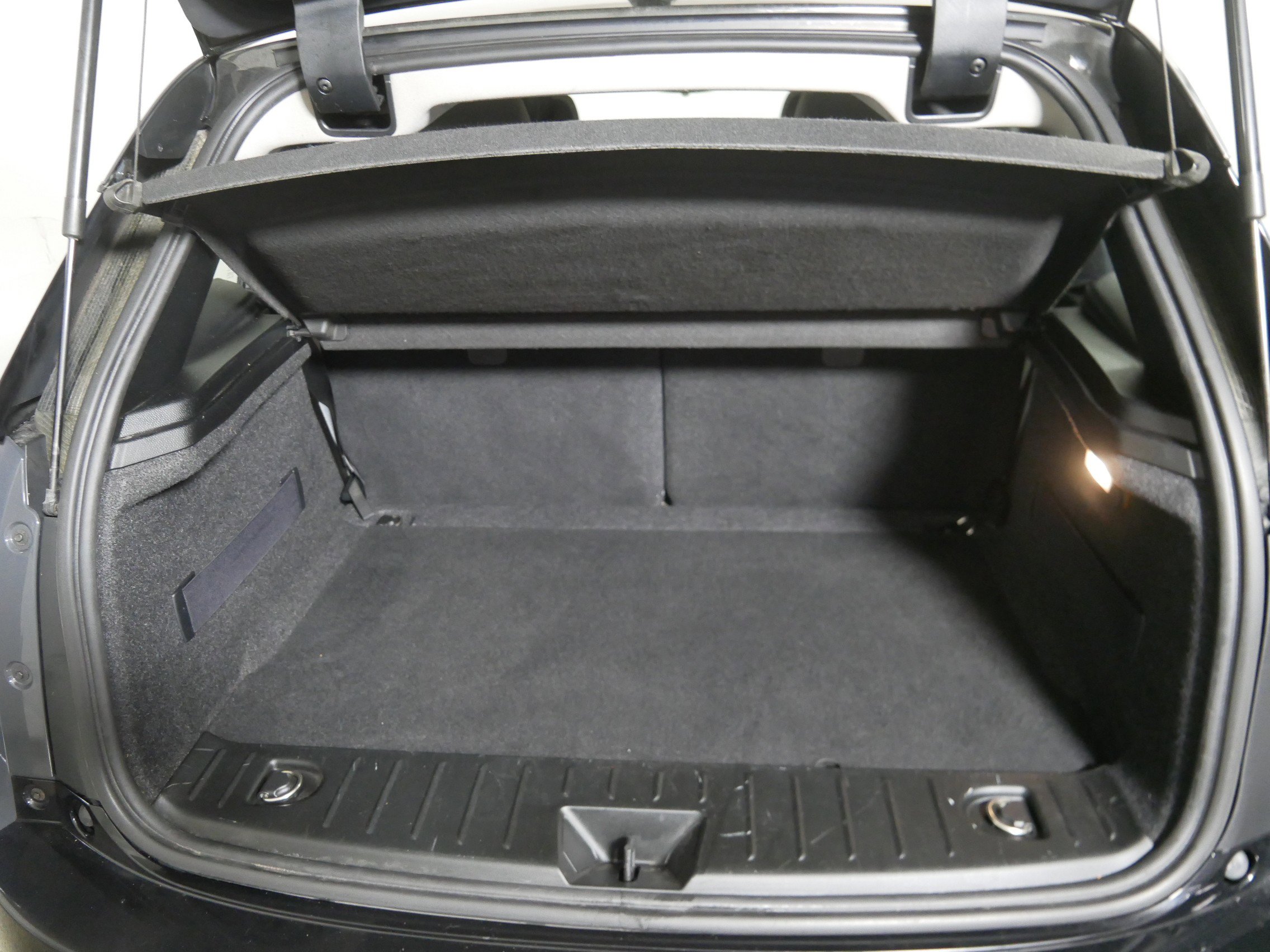 Used 2015 BMW i3 w/ Range Extender image 18