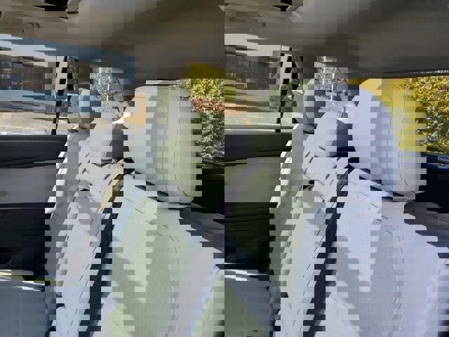 Used 2021 Volkswagen Tiguan SE image 9