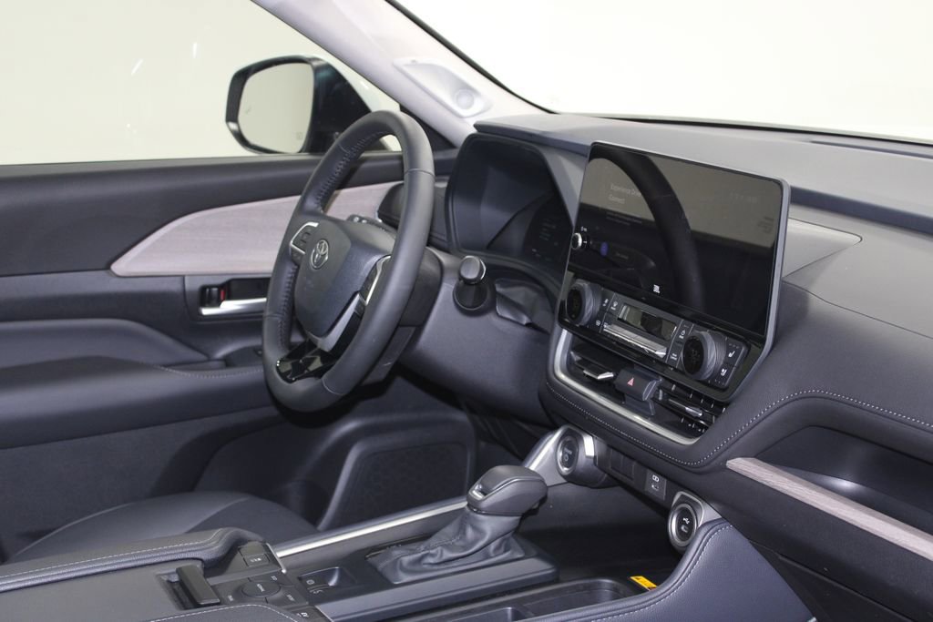 Used 2025 Toyota Grand Highlander Limited image 34