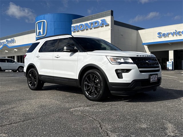 Used 2019 Ford Explorer XLT w/ Equipment Group 202A image 2