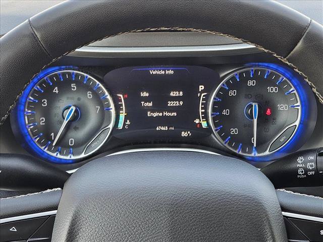 Used 2023 Chrysler Pacifica Touring-L FWD image 11
