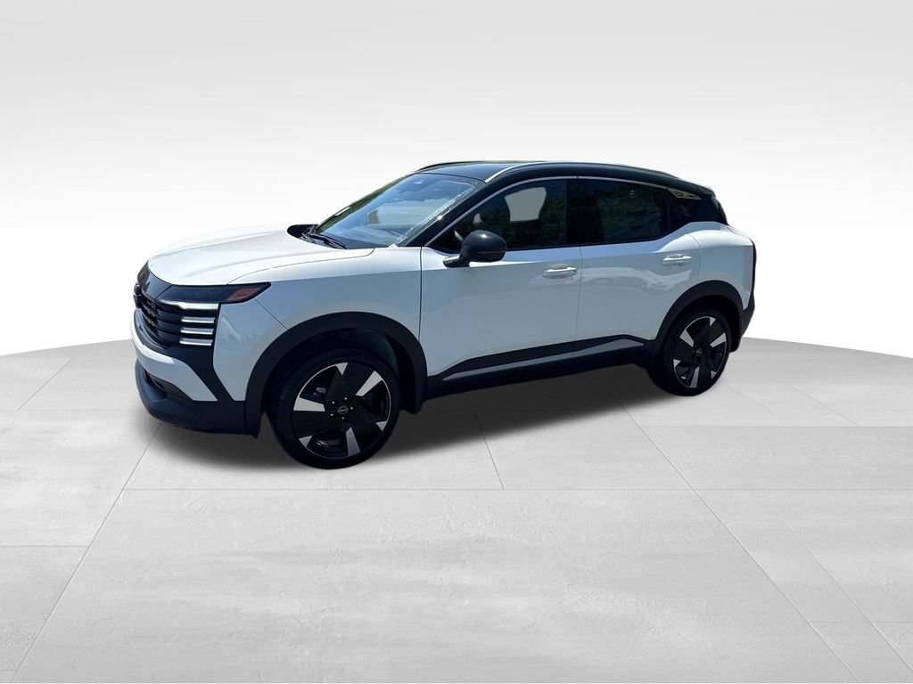 Used 2026 Nissan Kicks SR w/ SR Premium Package FWD image 2
