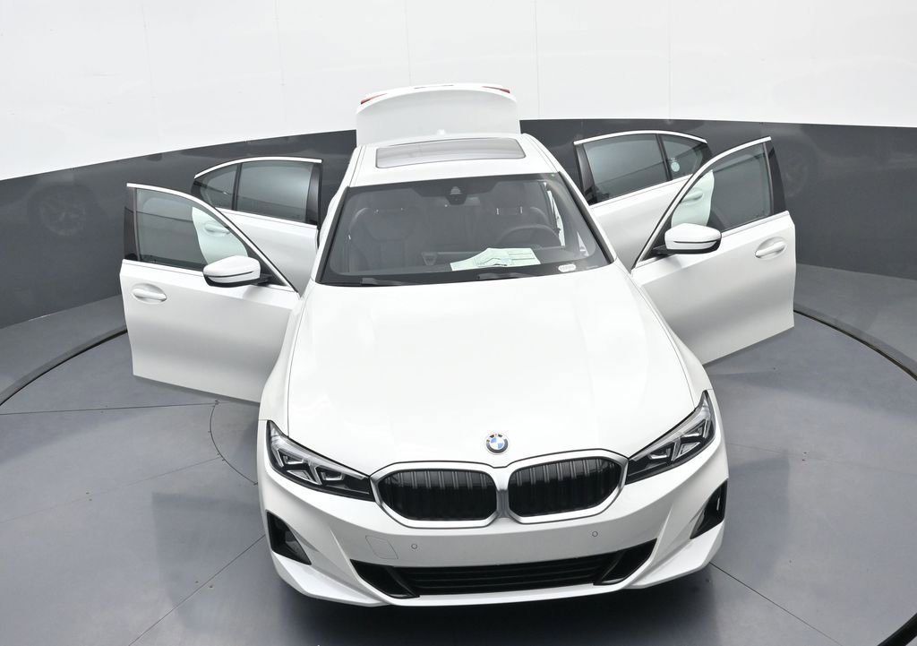 New 2025 BMW 330i xDrive Sedan w/ Convenience Package image 38