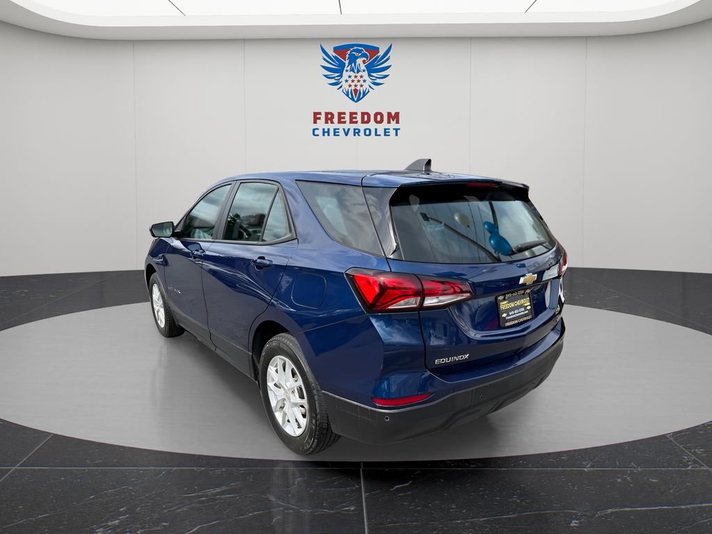 Used 2023 Chevrolet Equinox LS w/ Driver Confidence II Package AWD/4WD image 4