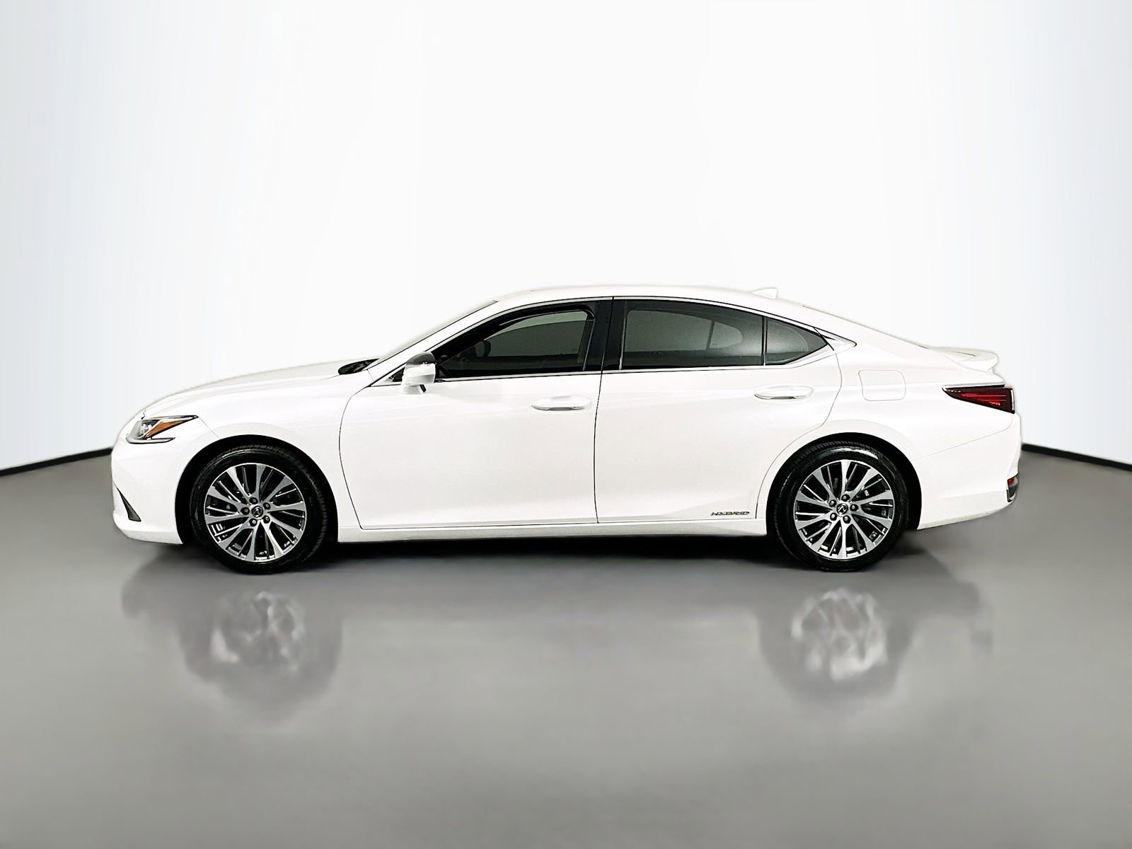 Used 2020 Lexus ES 300h w/ Premium Package FWD image 4