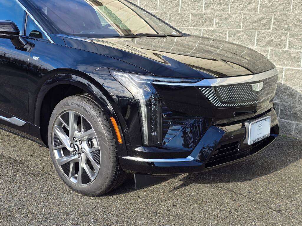 New 2026 Cadillac Optiq Luxury 1 RWD image 14