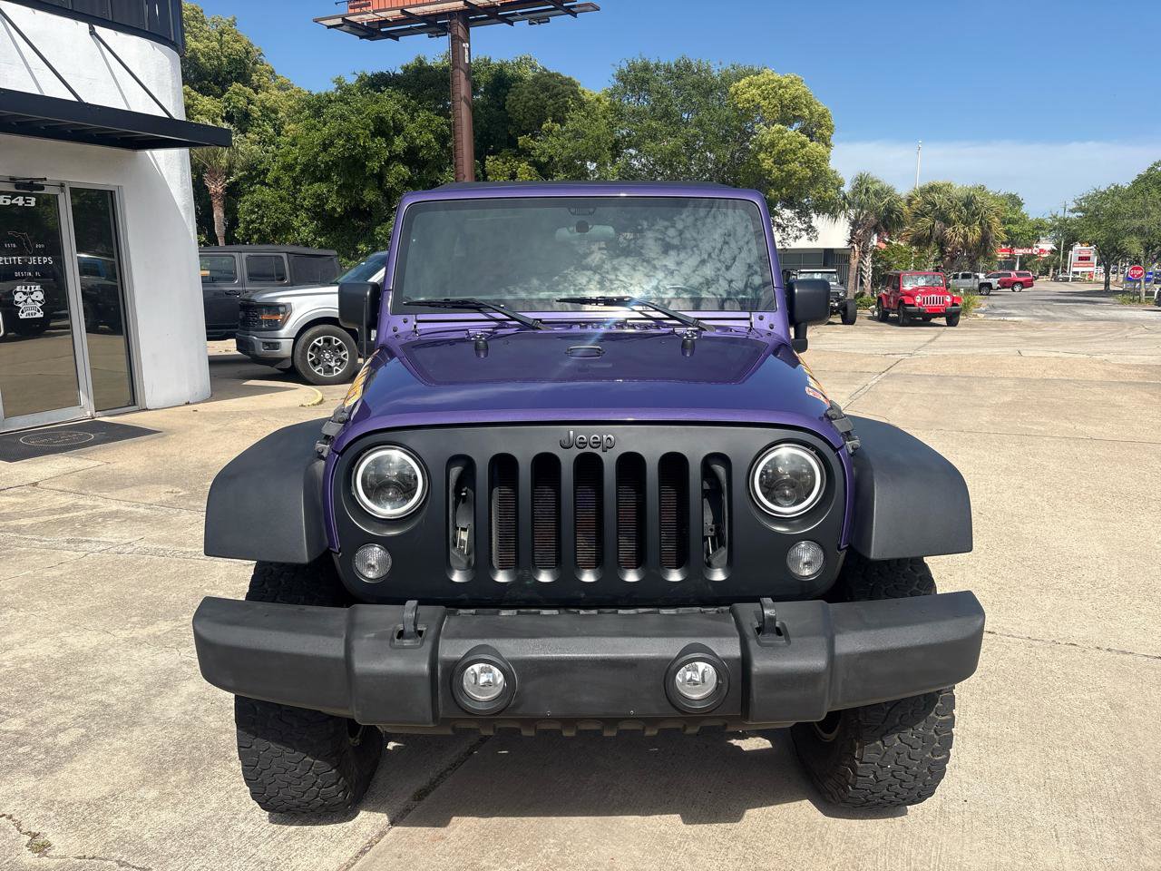 Used 2017 Jeep Wrangler Unlimited Sport w/ Connectivity Group AWD/4WD image 4