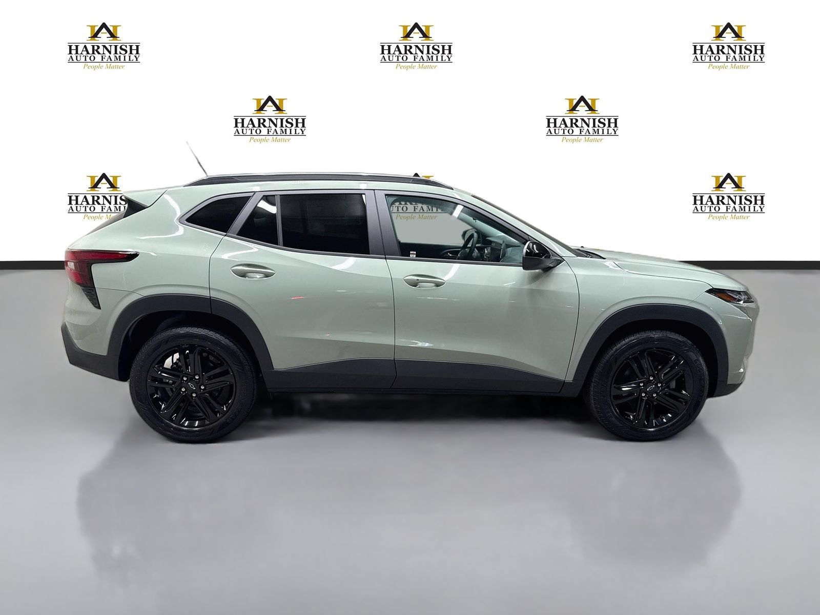 New 2026 Chevrolet Trax ACTIV w/ Sunroof Package FWD image 4
