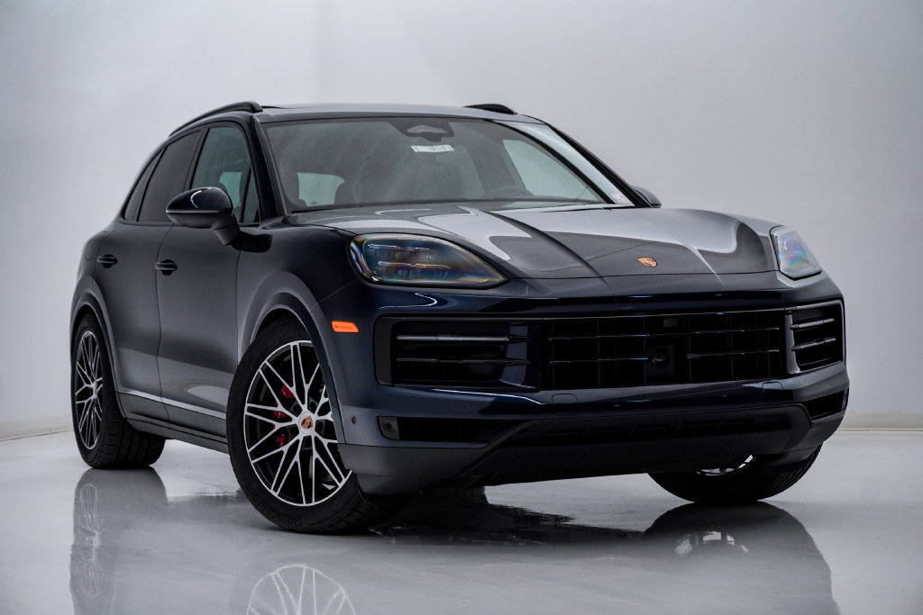 New 2026 Porsche Cayenne GTS AWD/4WD image 8