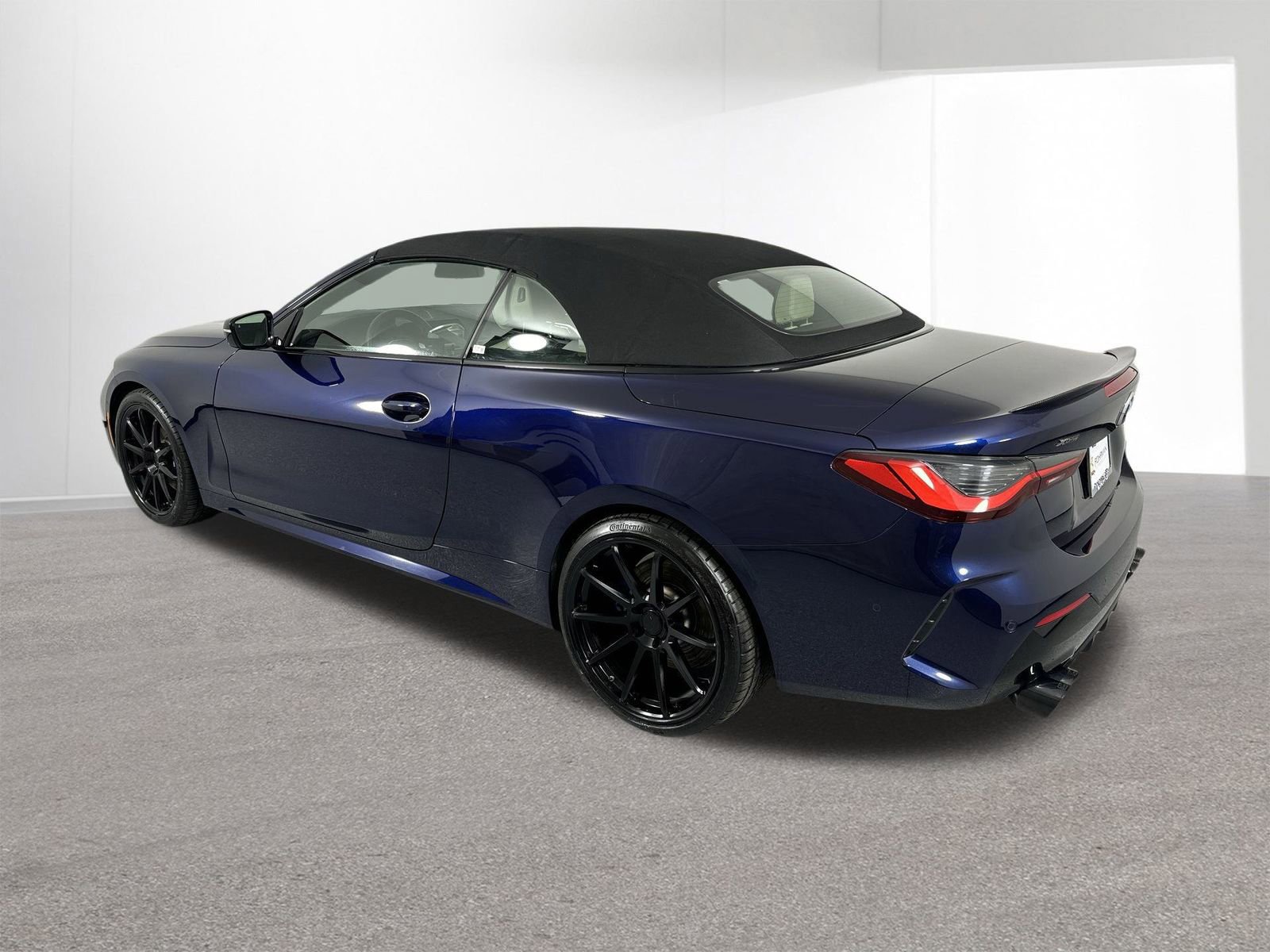 Used 2022 BMW 440i xDrive Convertible w/ Premium Package image 32