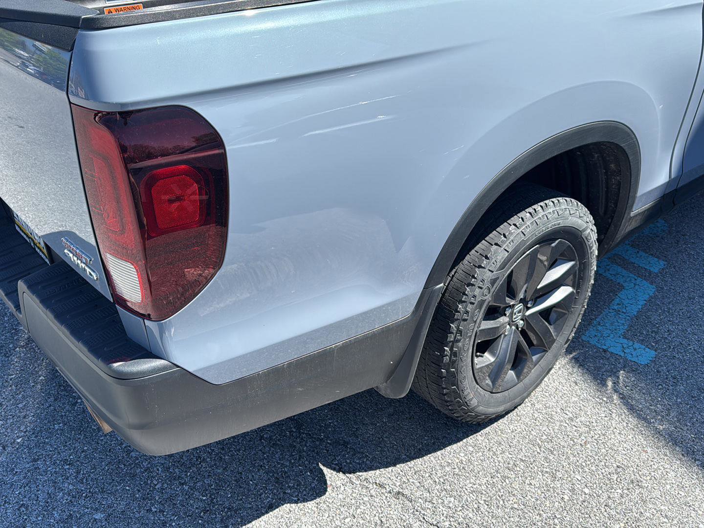 Used 2023 Honda Ridgeline Sport image 9