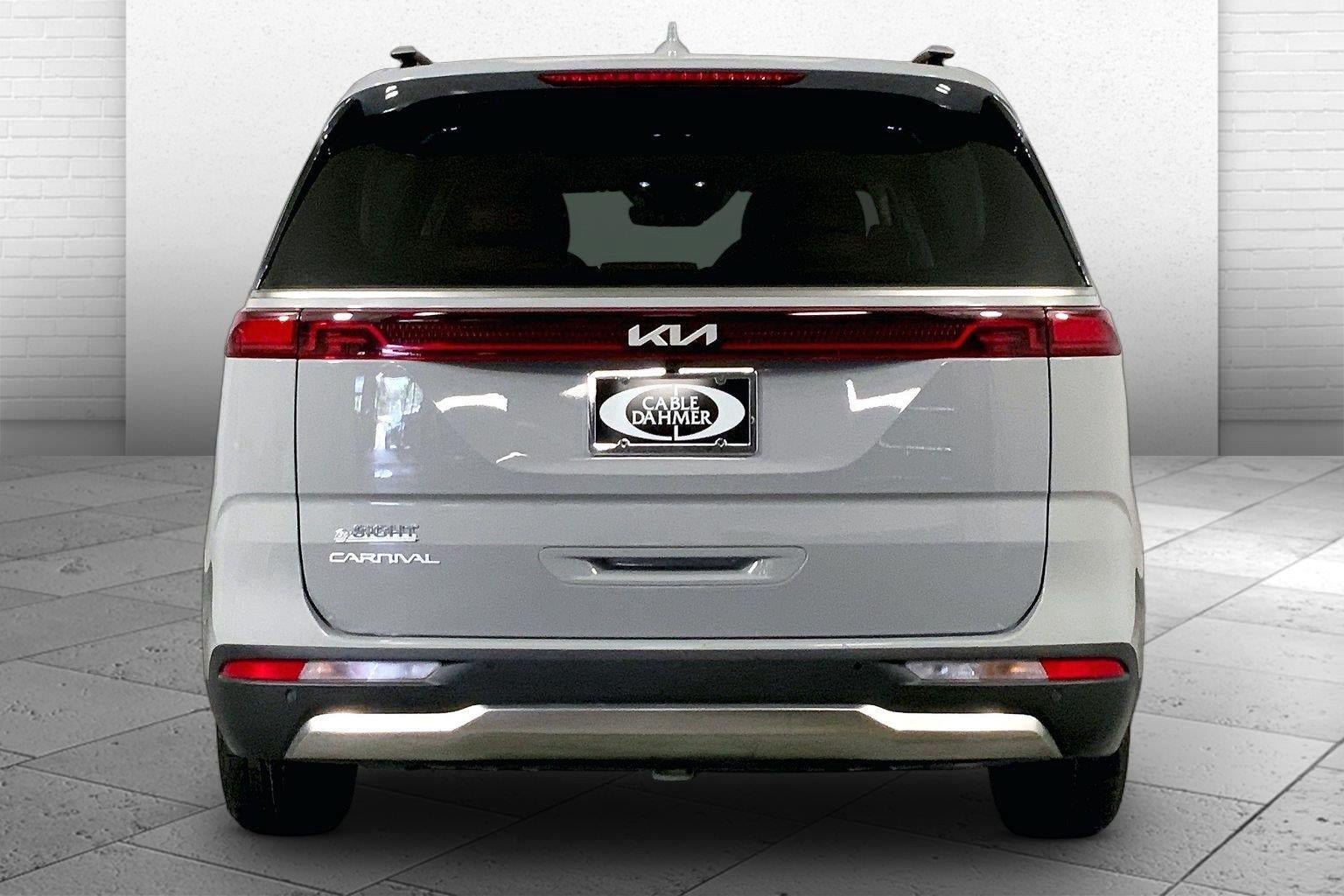 Certified 2024 Kia Carnival SX Prestige FWD image 3