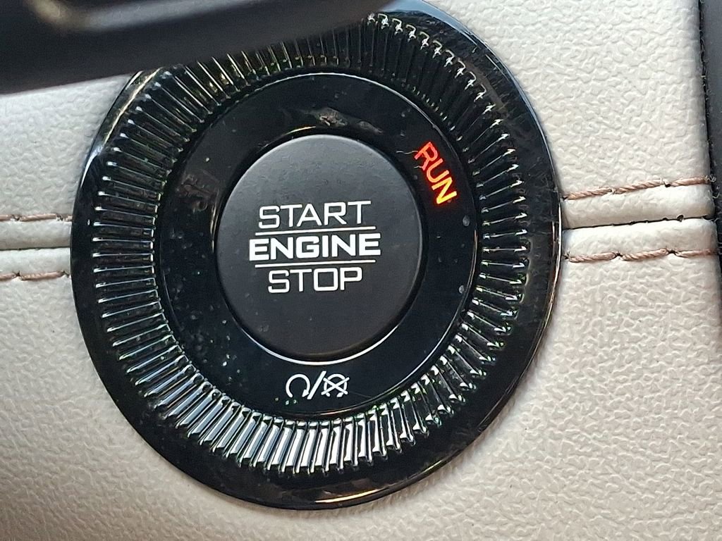 Used 2024 Jeep Compass Limited image 26