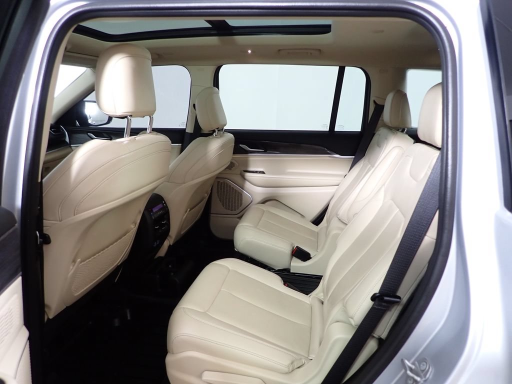 Used 2021 Jeep Grand Cherokee L Limited AWD/4WD image 32