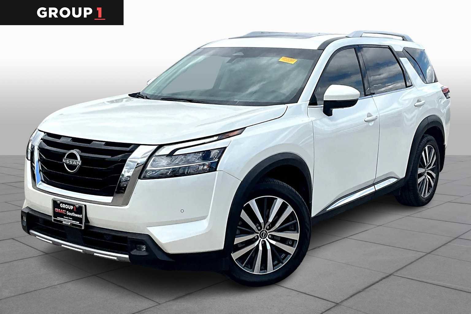 Used 2022 Nissan Pathfinder Platinum w/ Cargo Package