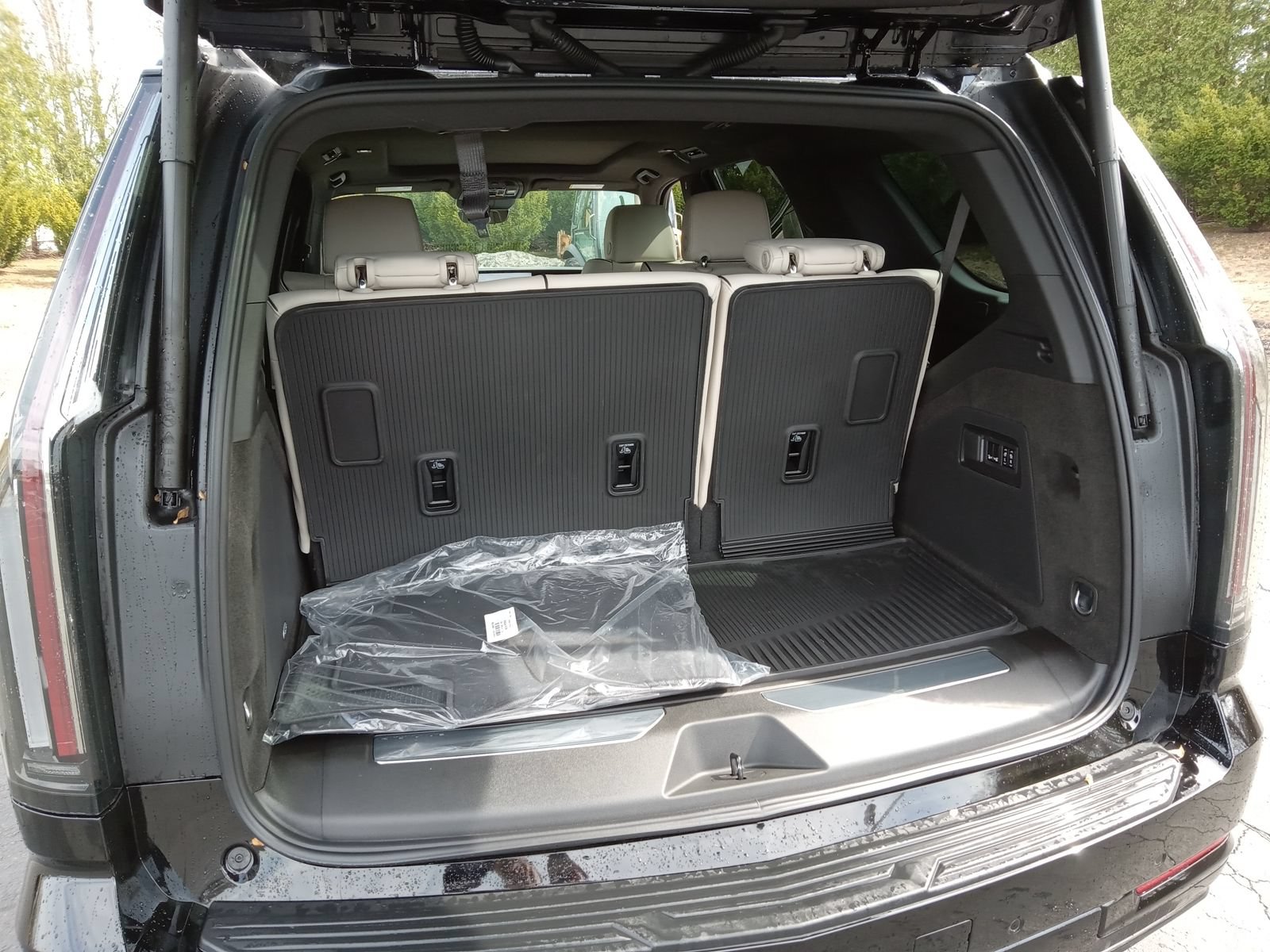 Certified 2026 Cadillac Escalade Sport w/ Touring Package AWD/4WD image 28