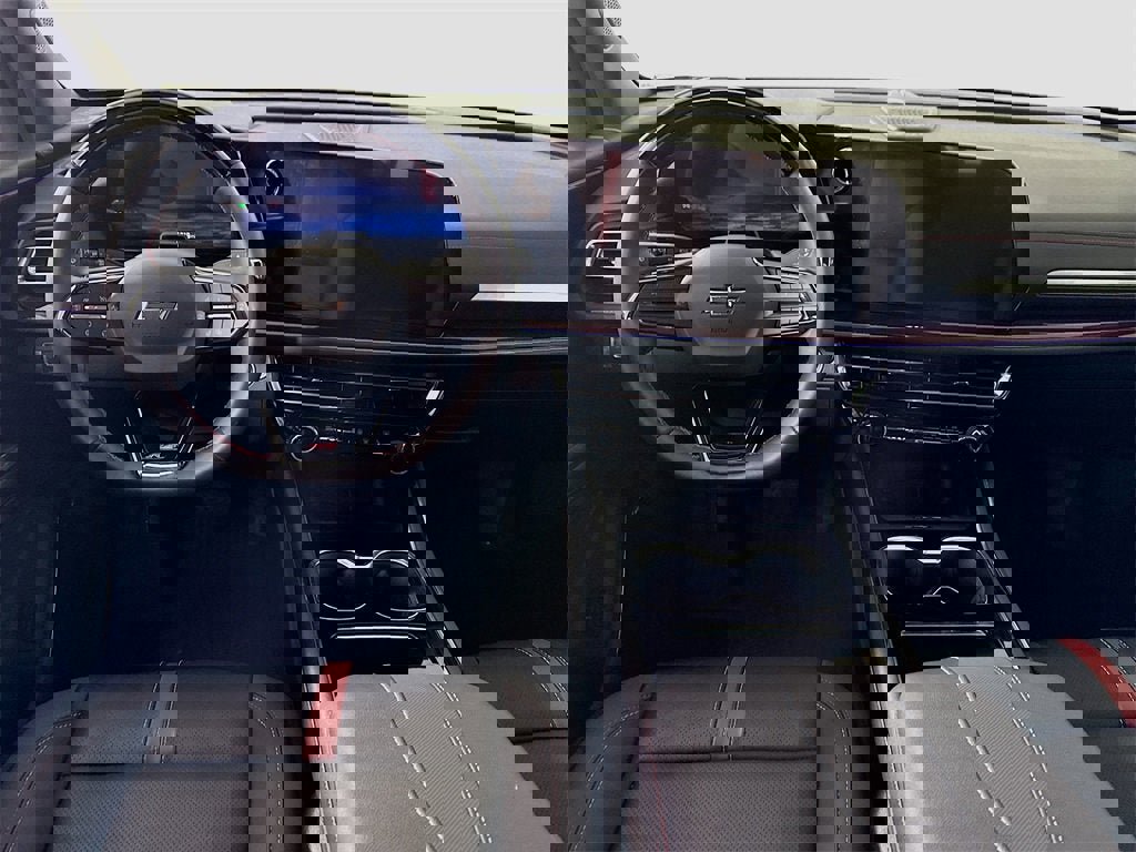 Used 2025 Chevrolet Traverse RS w/ LPO, Floor Liner Package image 2