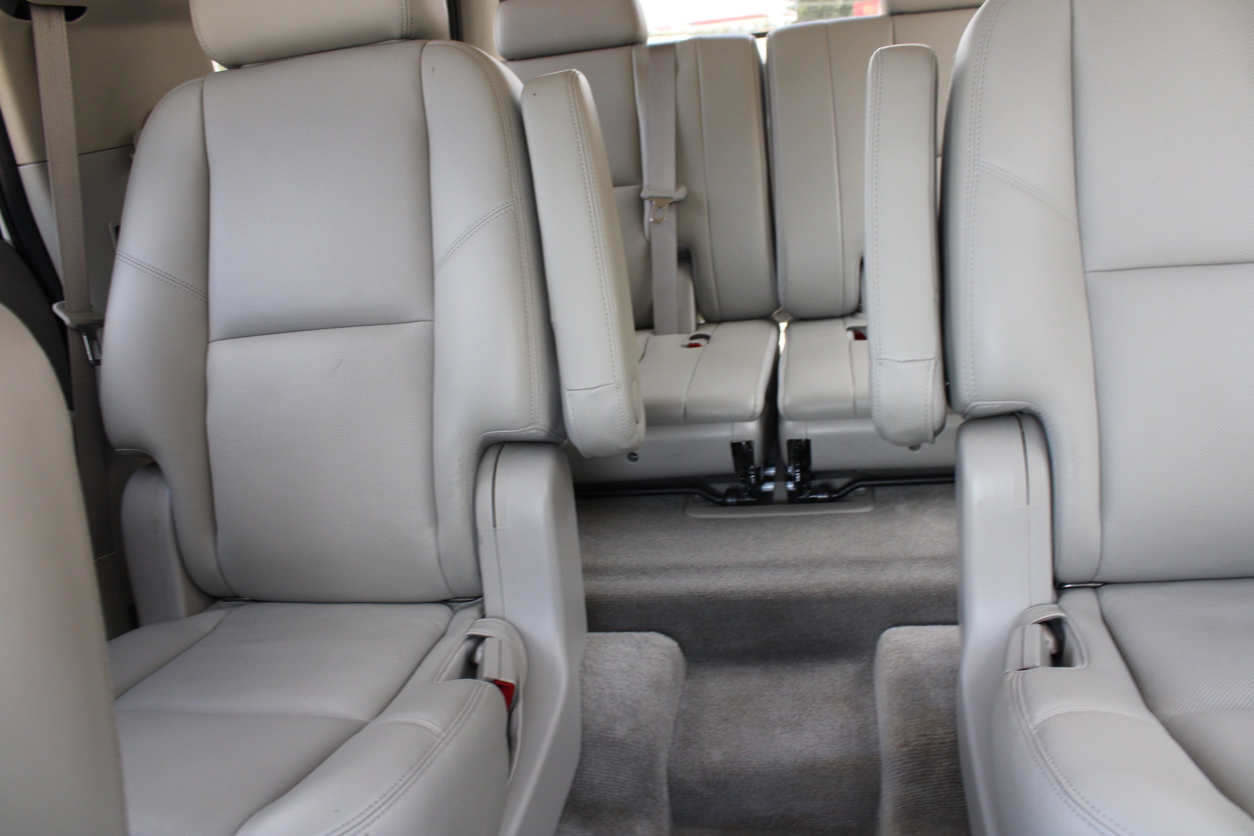 Used 2010 Chevrolet Tahoe LTZ RWD image 30