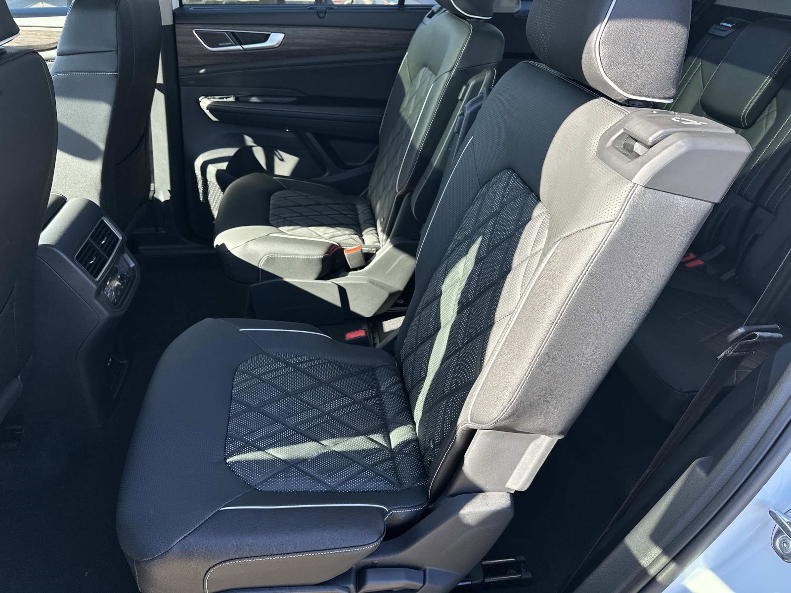 New 2026 Volkswagen Atlas SEL Premium R-Line image 12