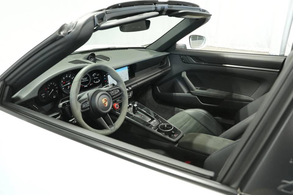 Used 2023 Porsche 911 Targa 4 GTS image 48