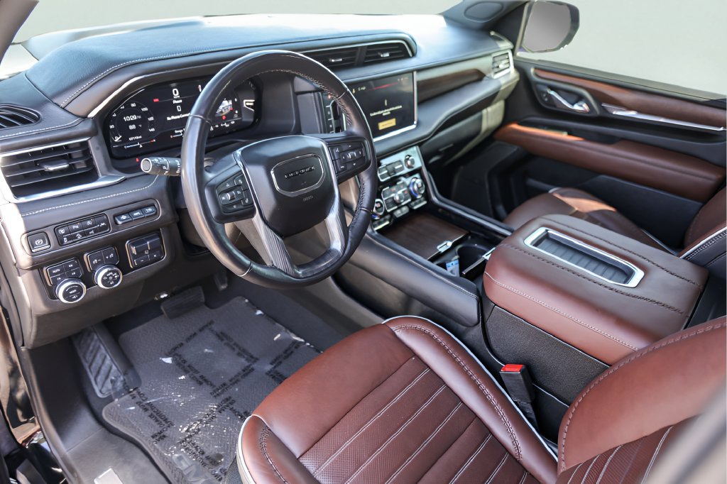 Used 2023 GMC Yukon Denali Ultimate AWD/4WD image 13