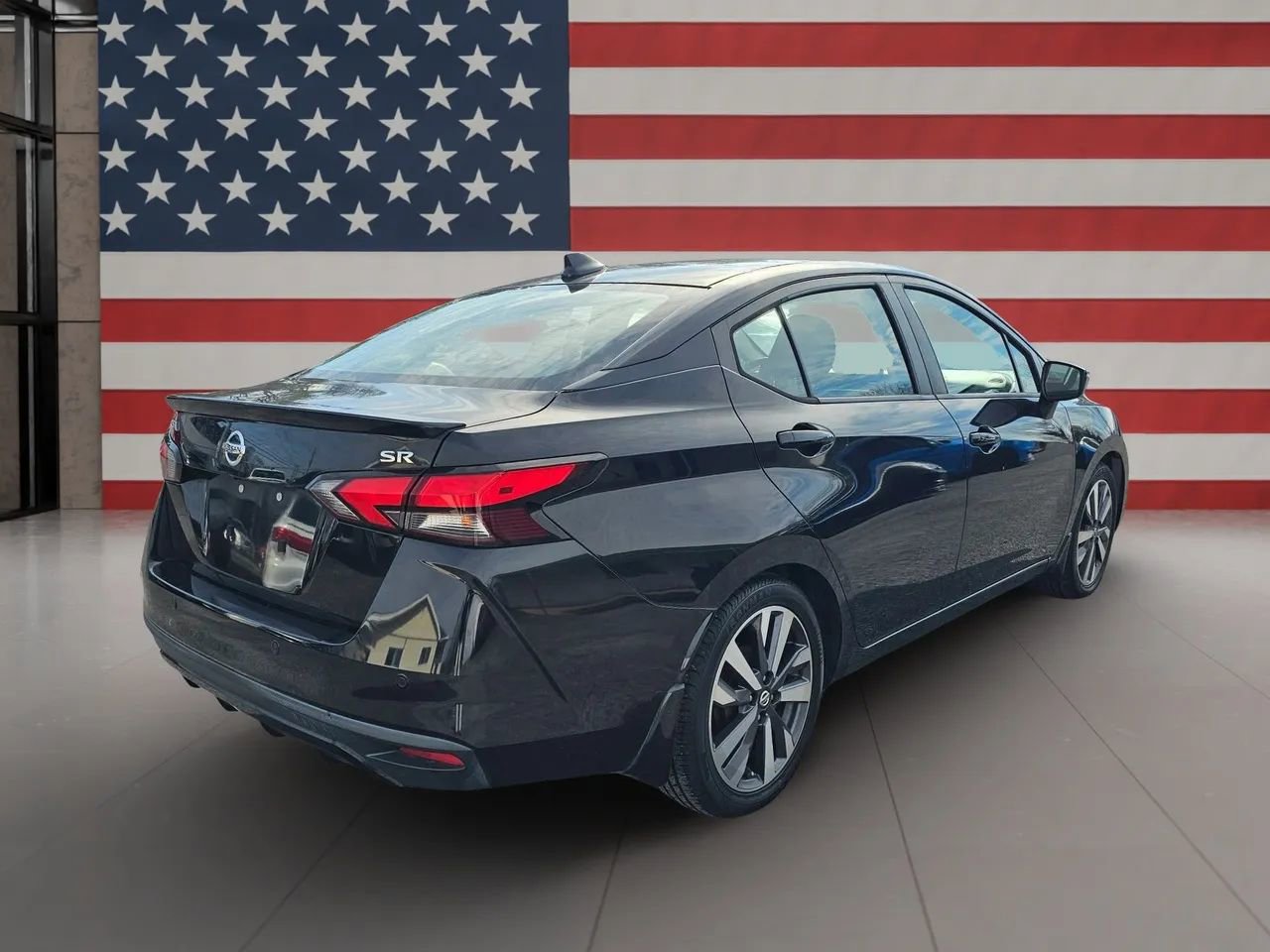 Used 2020 Nissan Versa SR image 7