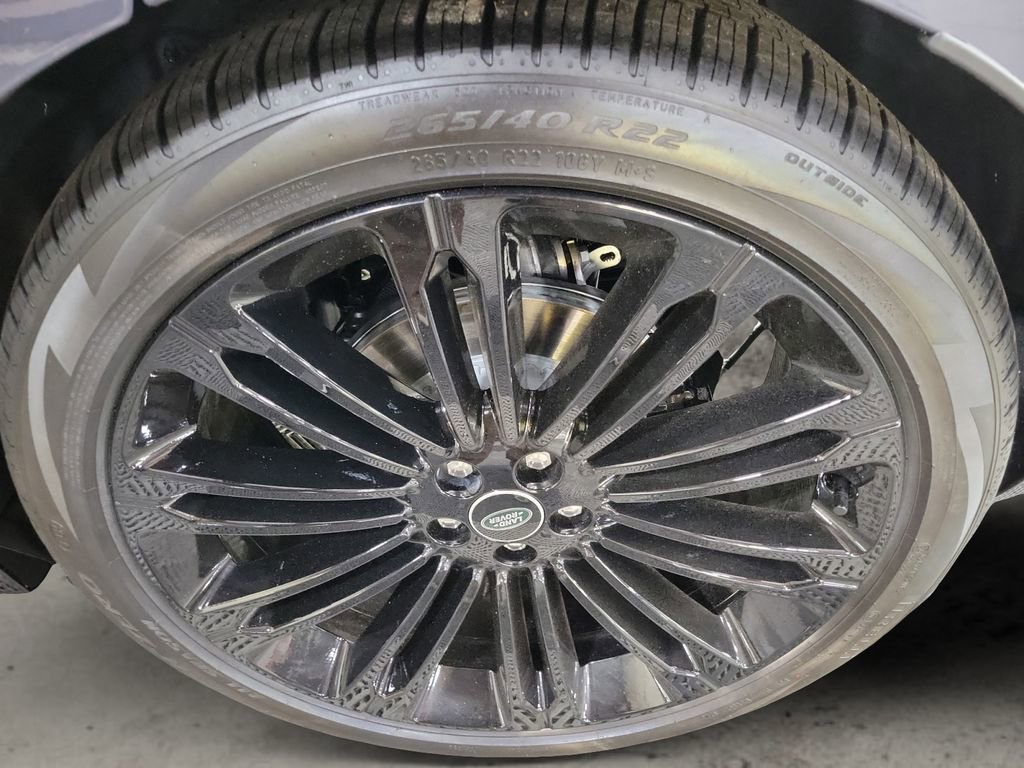 New 2026 Land Rover Range Rover Velar Dynamic SE image 10