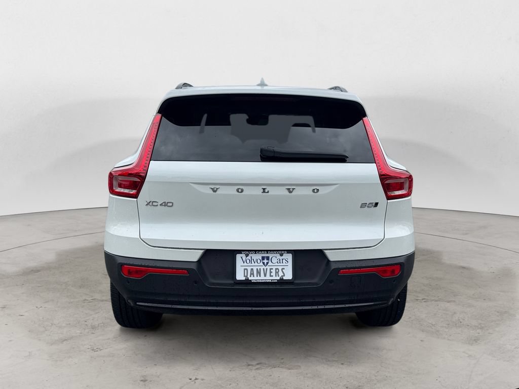 Used 2025 Volvo XC40 B5 Plus AWD/4WD image 5