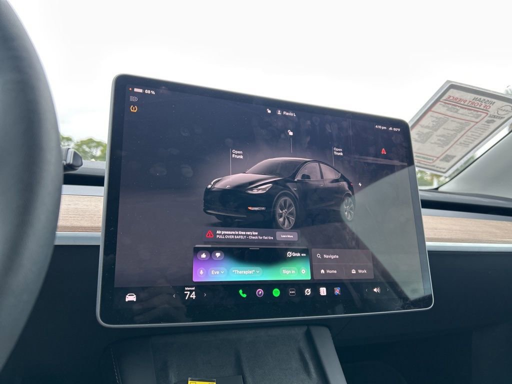 Used 2025 Tesla Model Y Long Range image 27