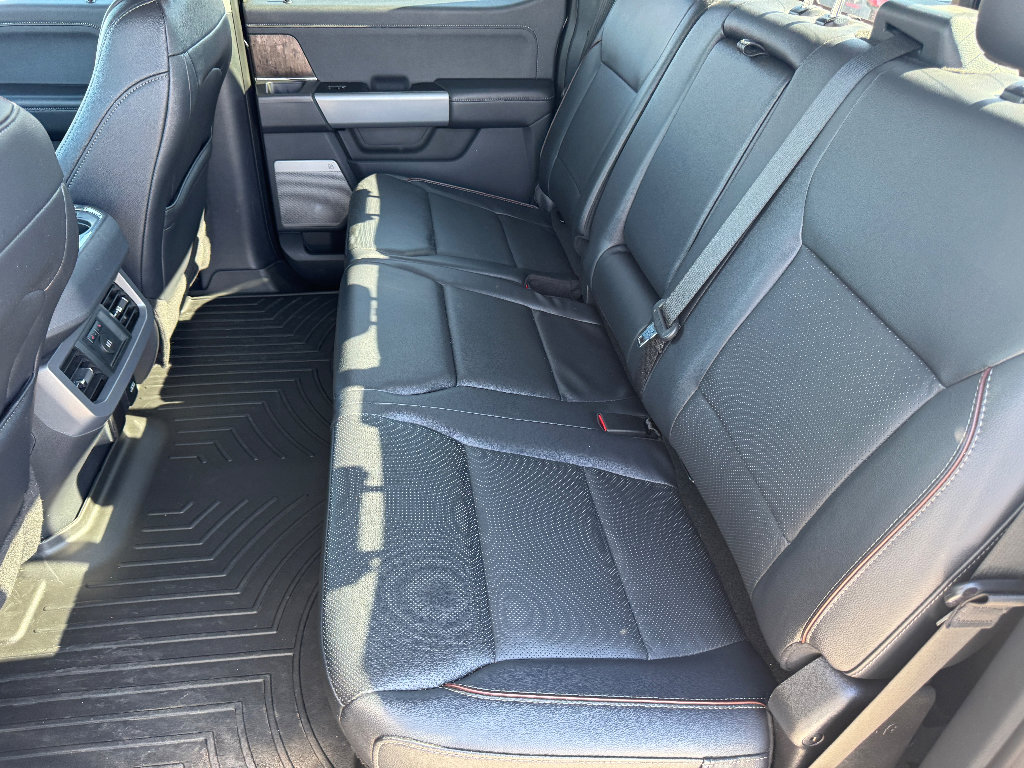 Used 2024 Ford F350 Lariat w/ Chrome Package image 15