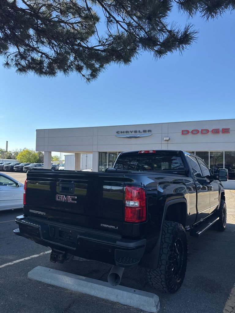 Used 2018 GMC Sierra 2500 Denali w/ Duramax Plus Package AWD/4WD image 4