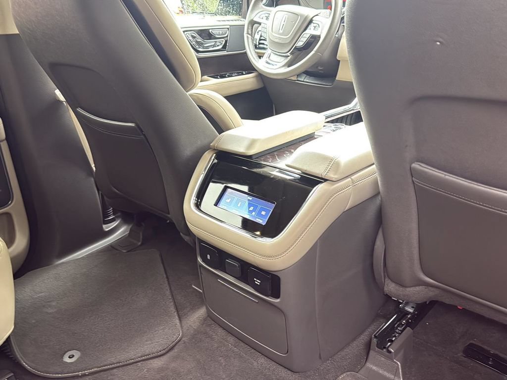 Used 2022 Lincoln Navigator L Reserve RWD image 32