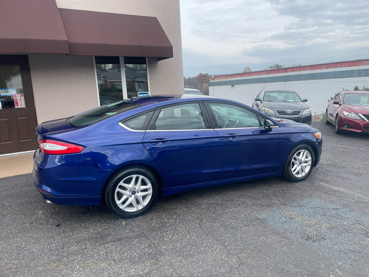Used 2016 Ford Fusion SE image 5